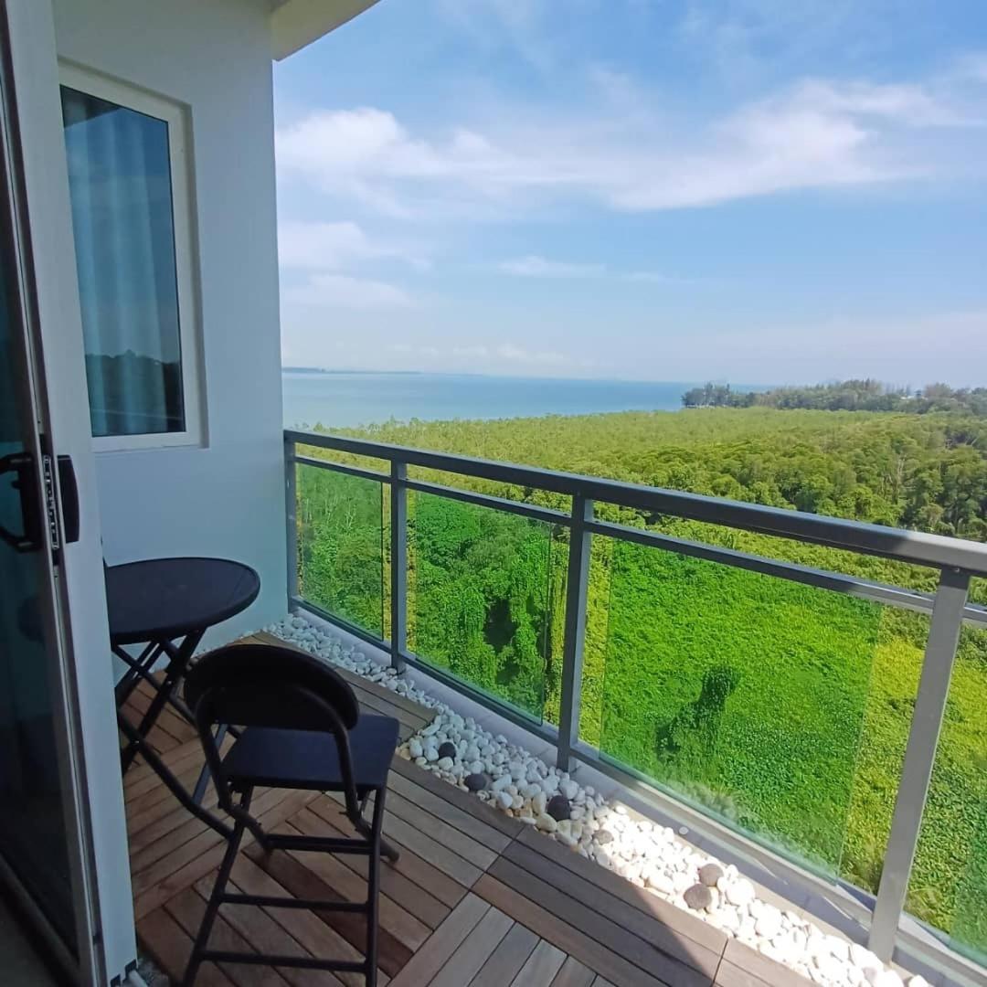 Santubong Suites B Just Like Home Damai Kuching Exteriér fotografie